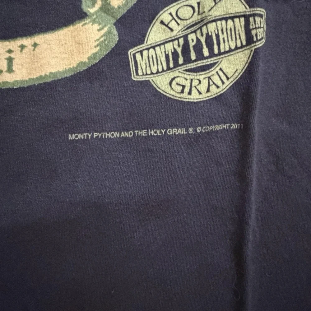 Liquid Blue 2011 Monty Python And The Holy Grail T-Shirt Size Medium Y2K
